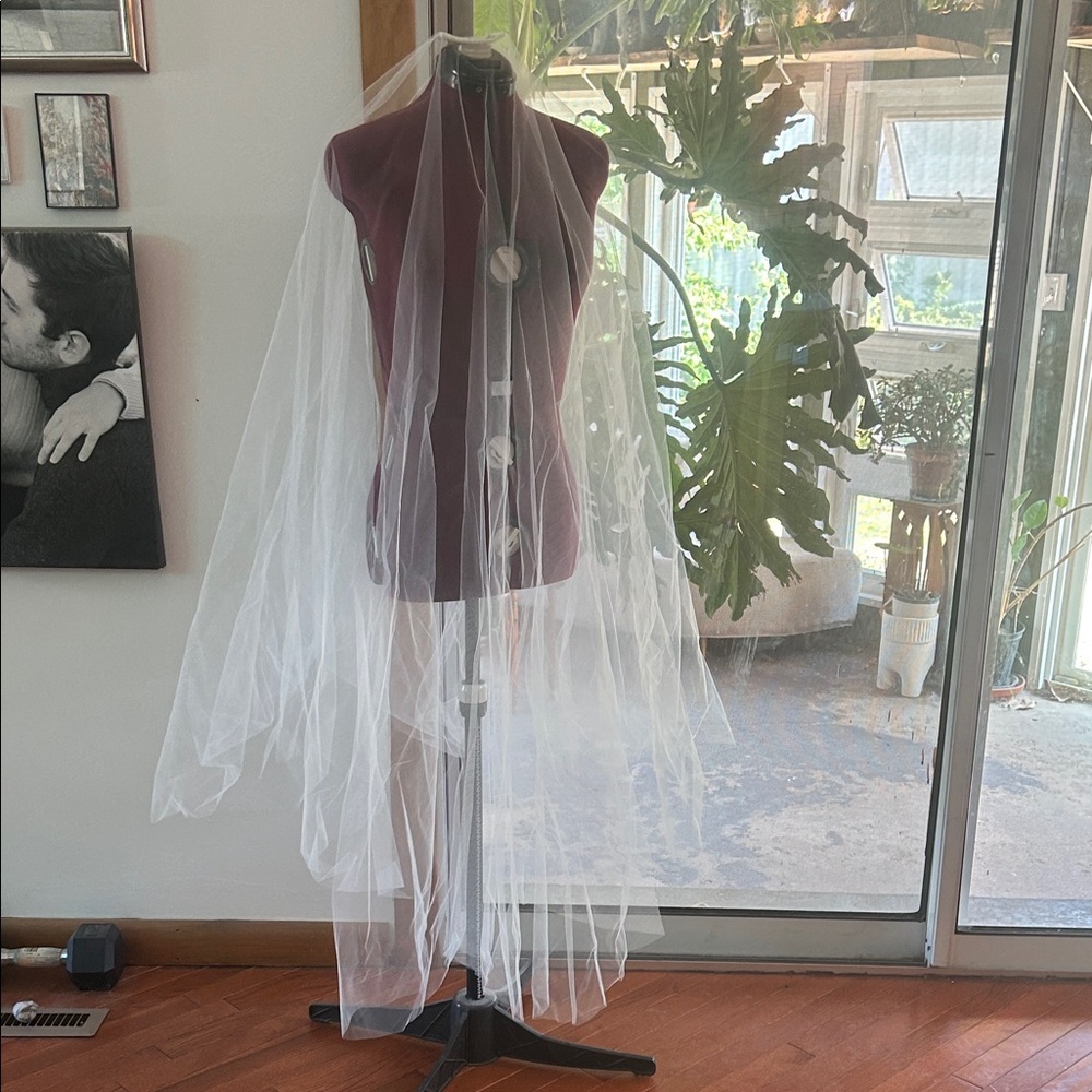 Elegant White Bridal Veil